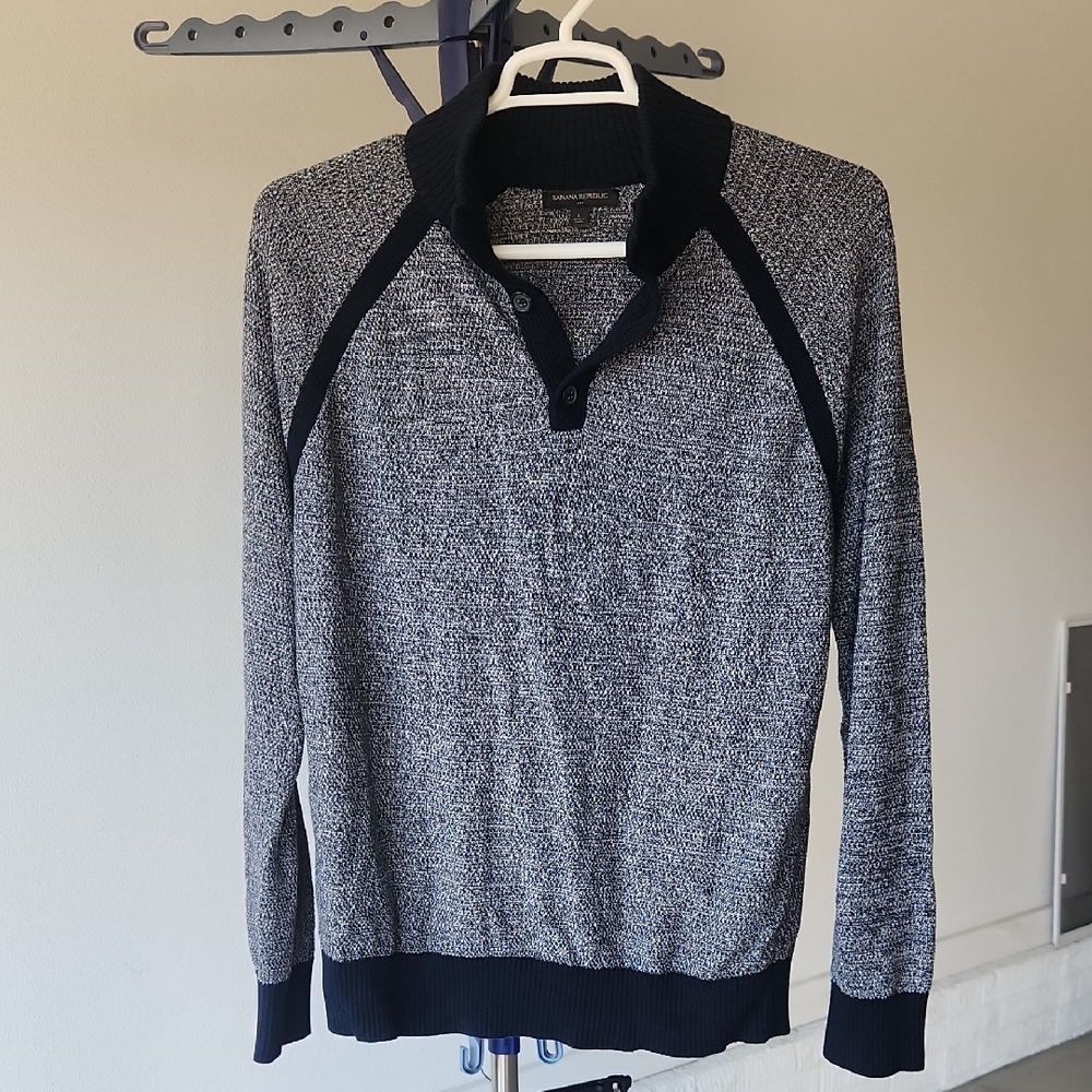 Banana Republic Black and Gray Turtleneck Sweater